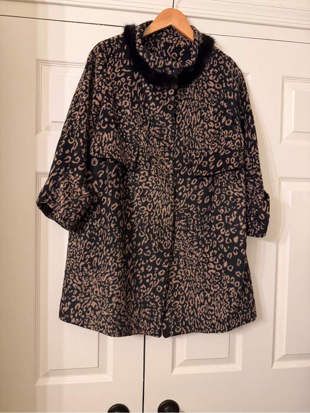 Leopard-Print Swing Coat with Faux-Fur Trim in Black and Tan